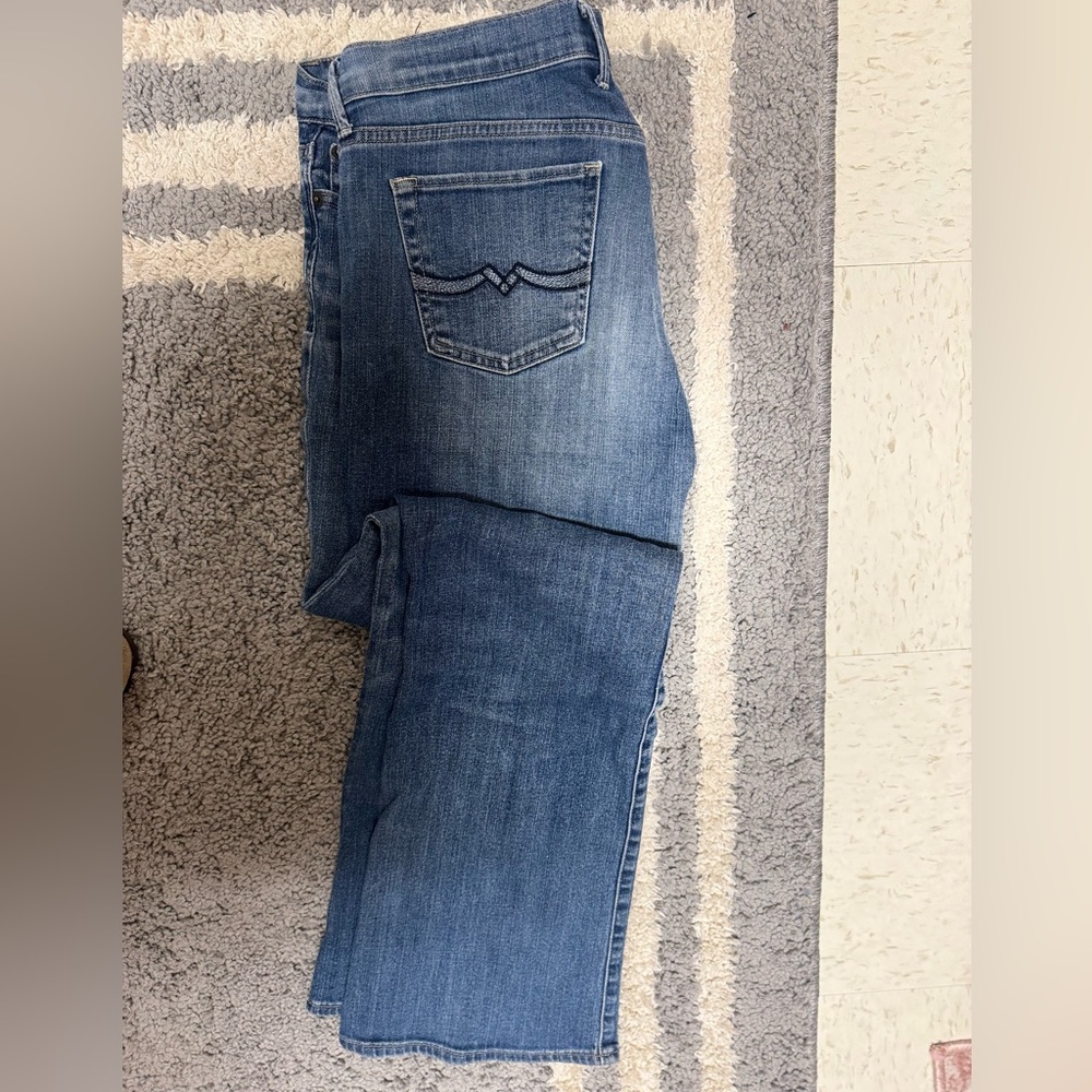 Lucky Brand jeans size 10/30 w/sick pocket design no damage